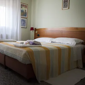 Hotel Trieste, Pontelongo